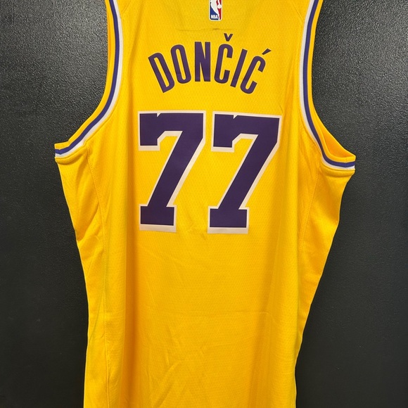 Nike LA Lakers Luka Doncic jersey - Picture 3 of 9